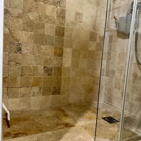 Rez-de-chaussee Appartement *