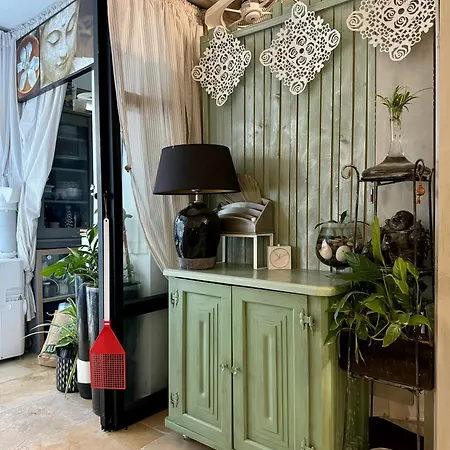 Rez-de-chaussee Appartement *